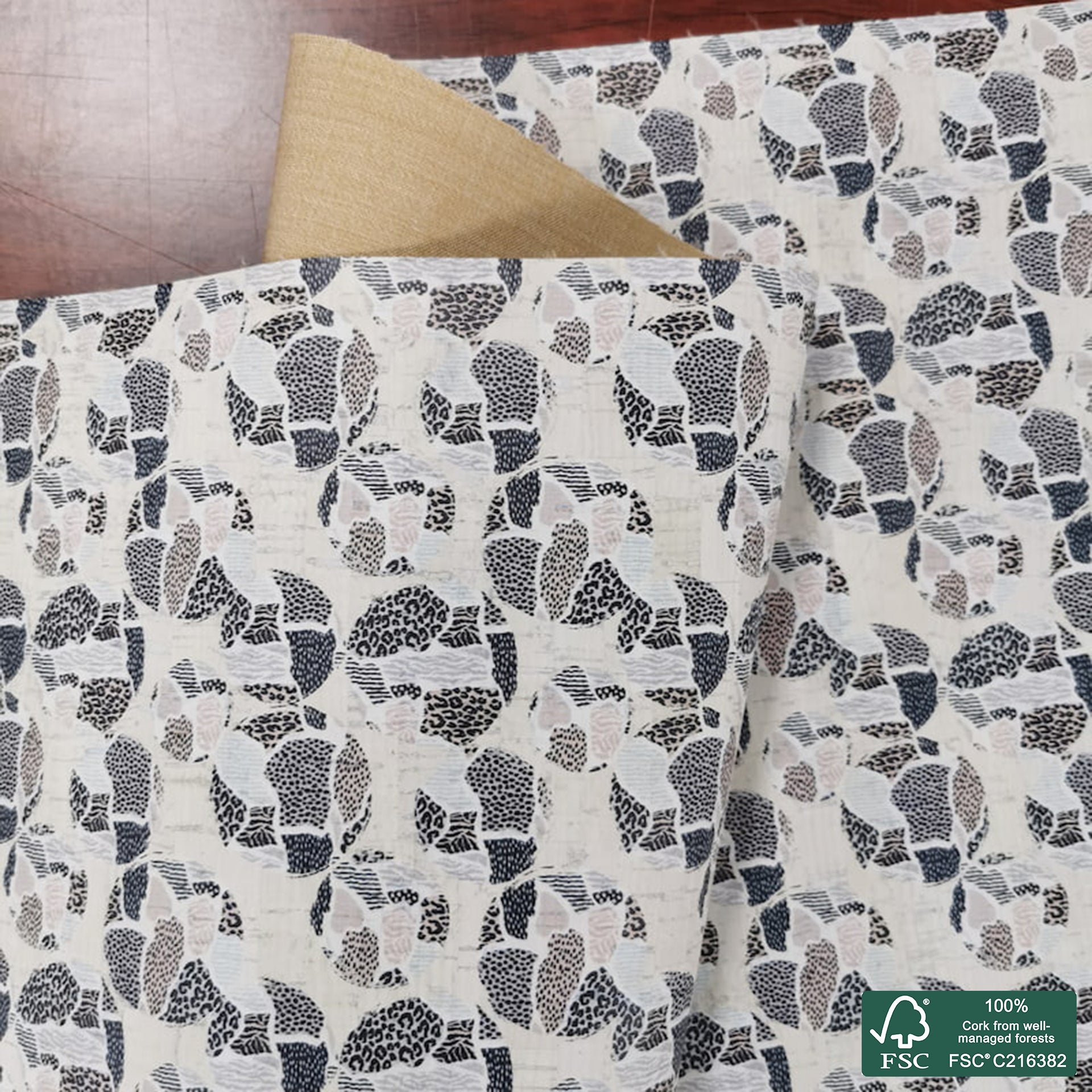 Leopard printed pattern on white cork fabric (153)
