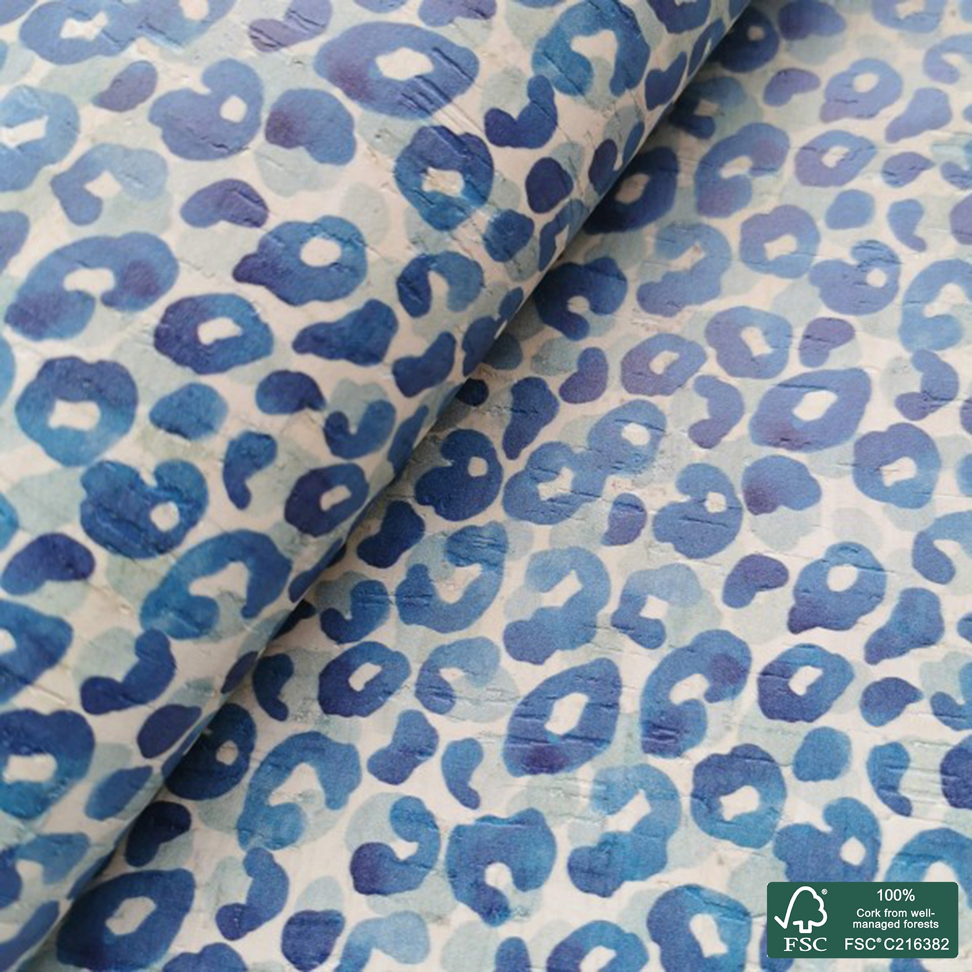 Leopard printed pattern on white cork fabric (218)