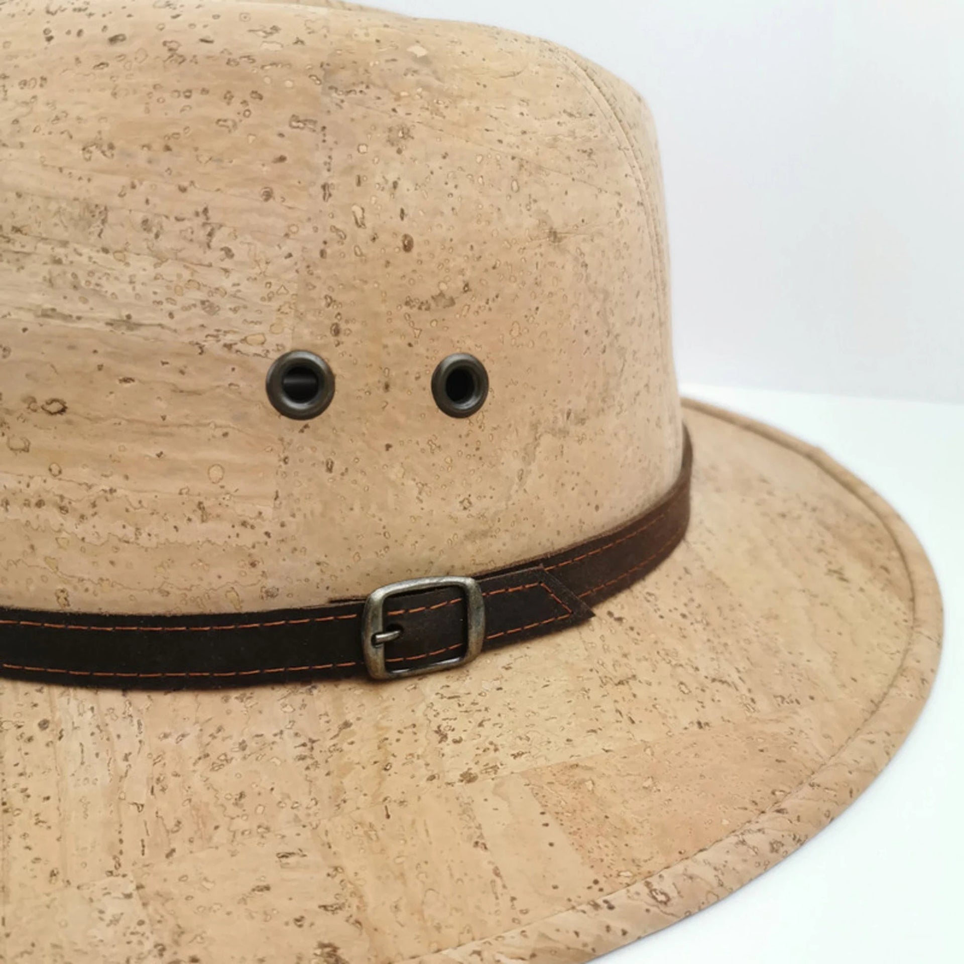 Natural cork hat with brown belt