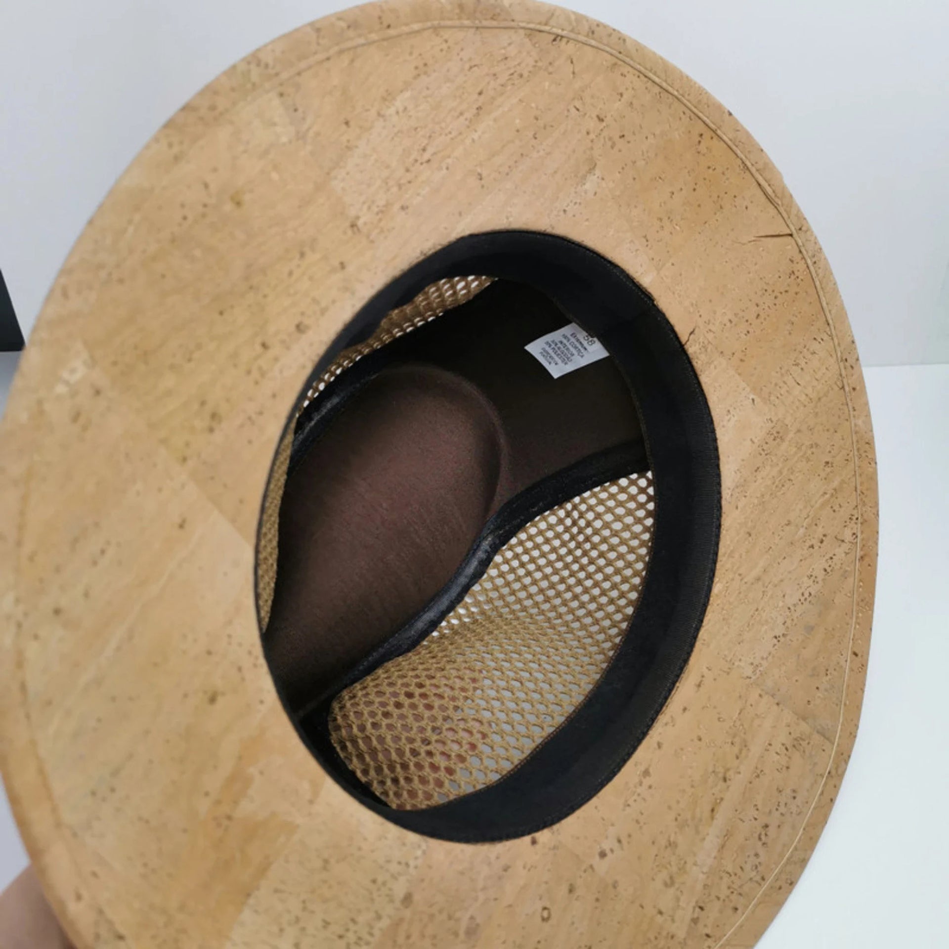 Natural cork hat with net
