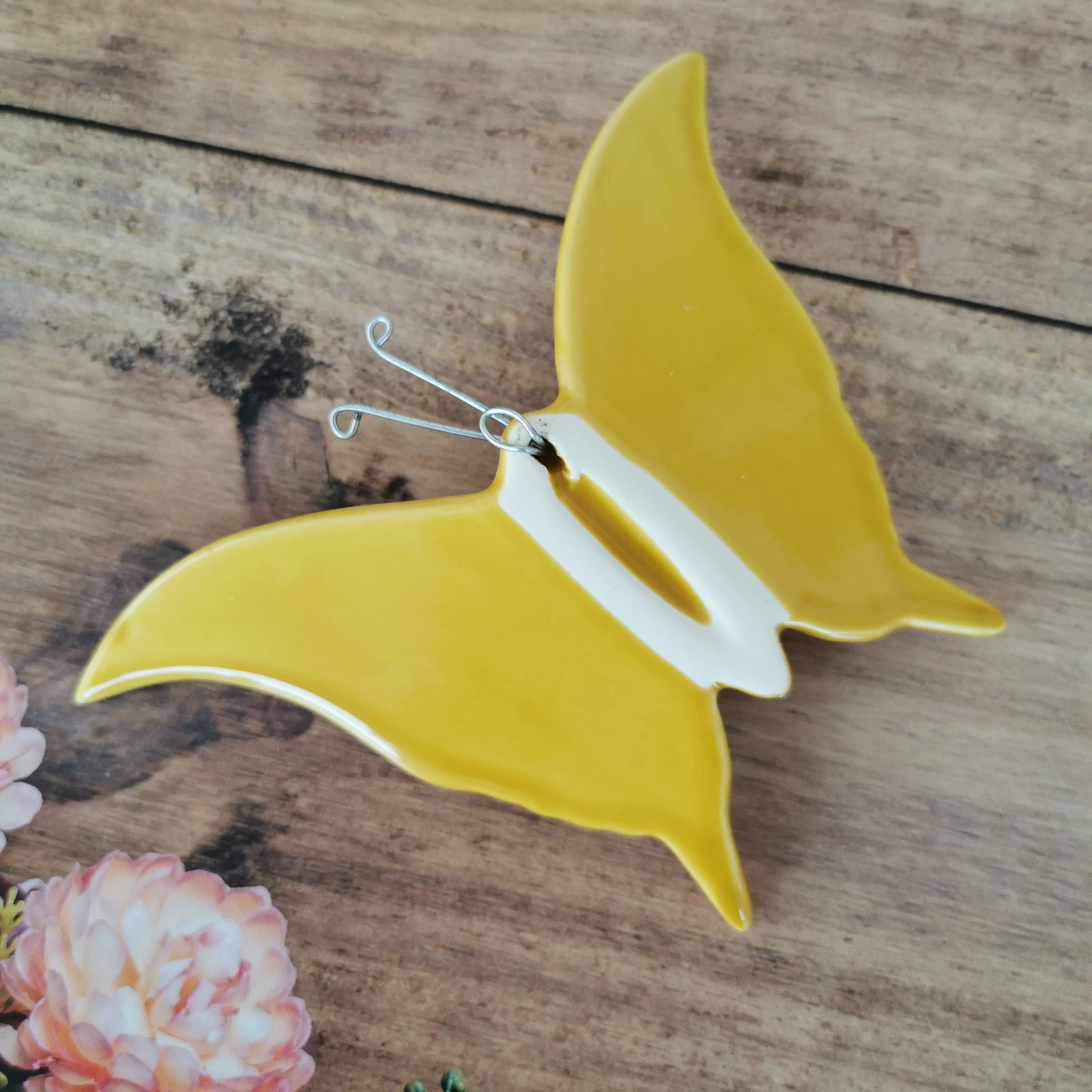 Ceramic small butterfly pink color