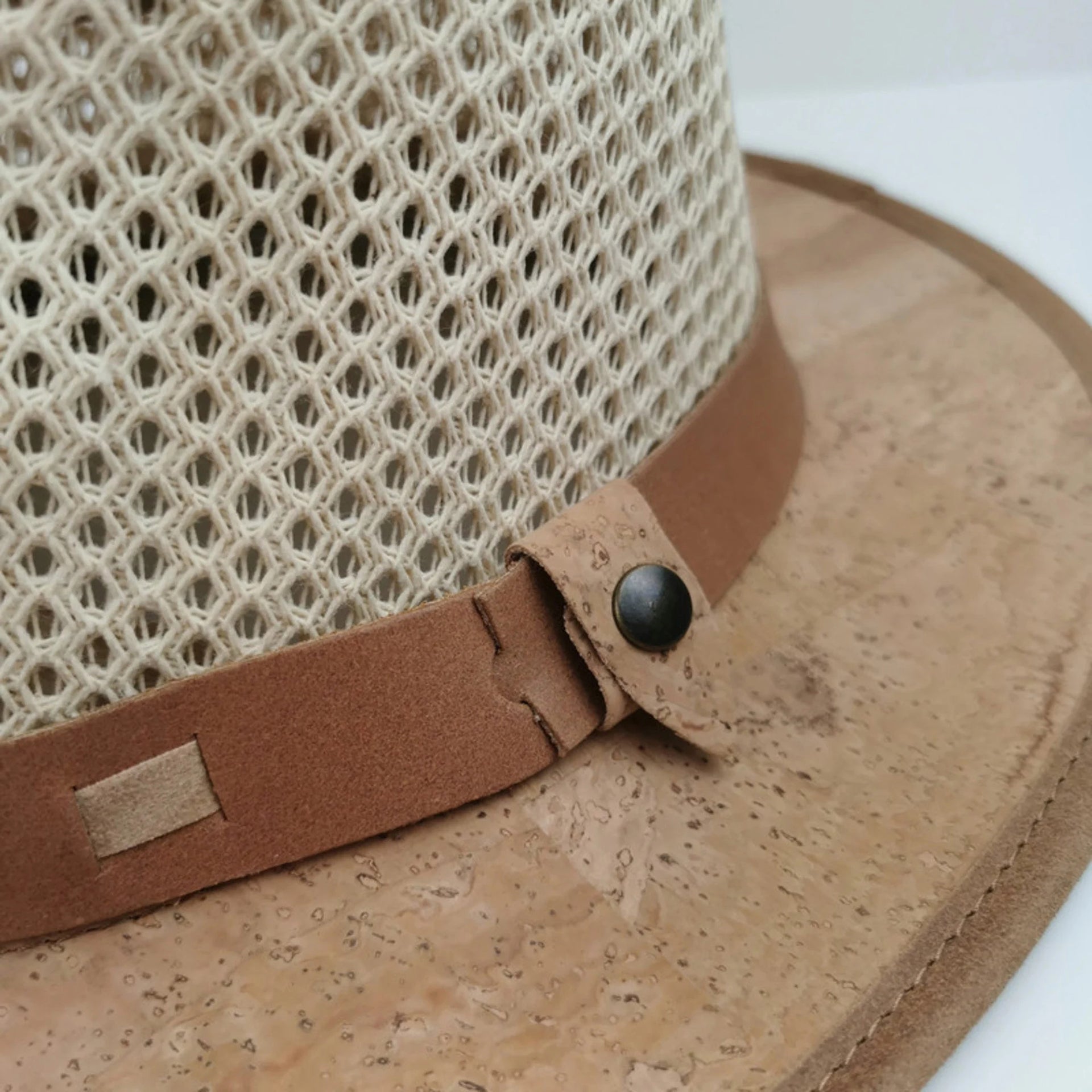 Natural cork hat with net and brown lace