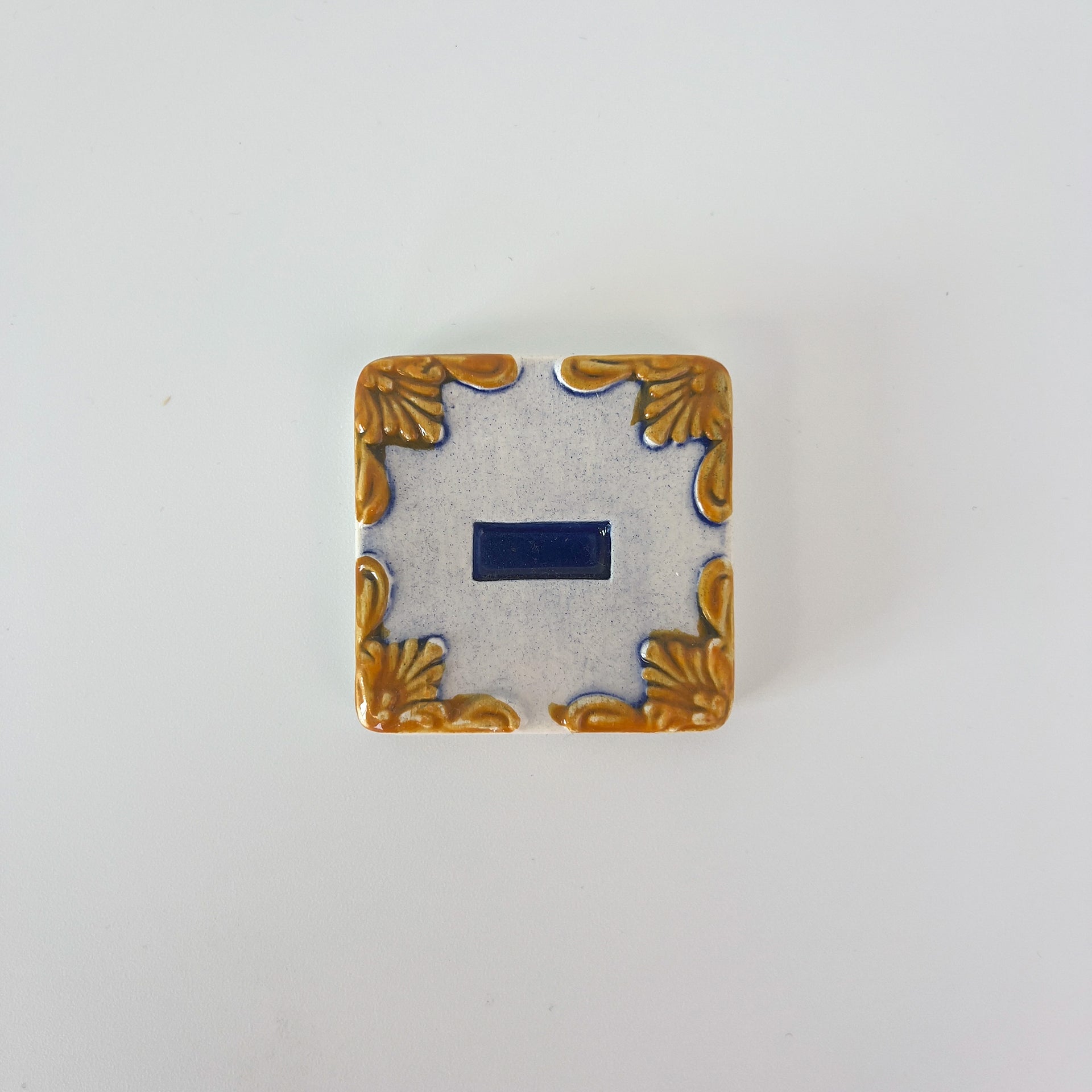 Ceramic door number and letter tile